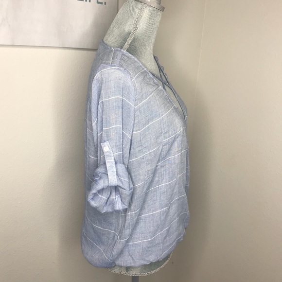 🎁1 LEFT🎁 Sexy Blue Surplice Top - Picture 5 of 5